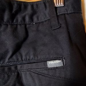 black volcom chino pants
